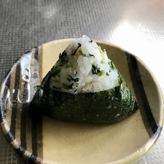 シーチキン昆布マヨ入り野沢菜ちりめんおにぎり